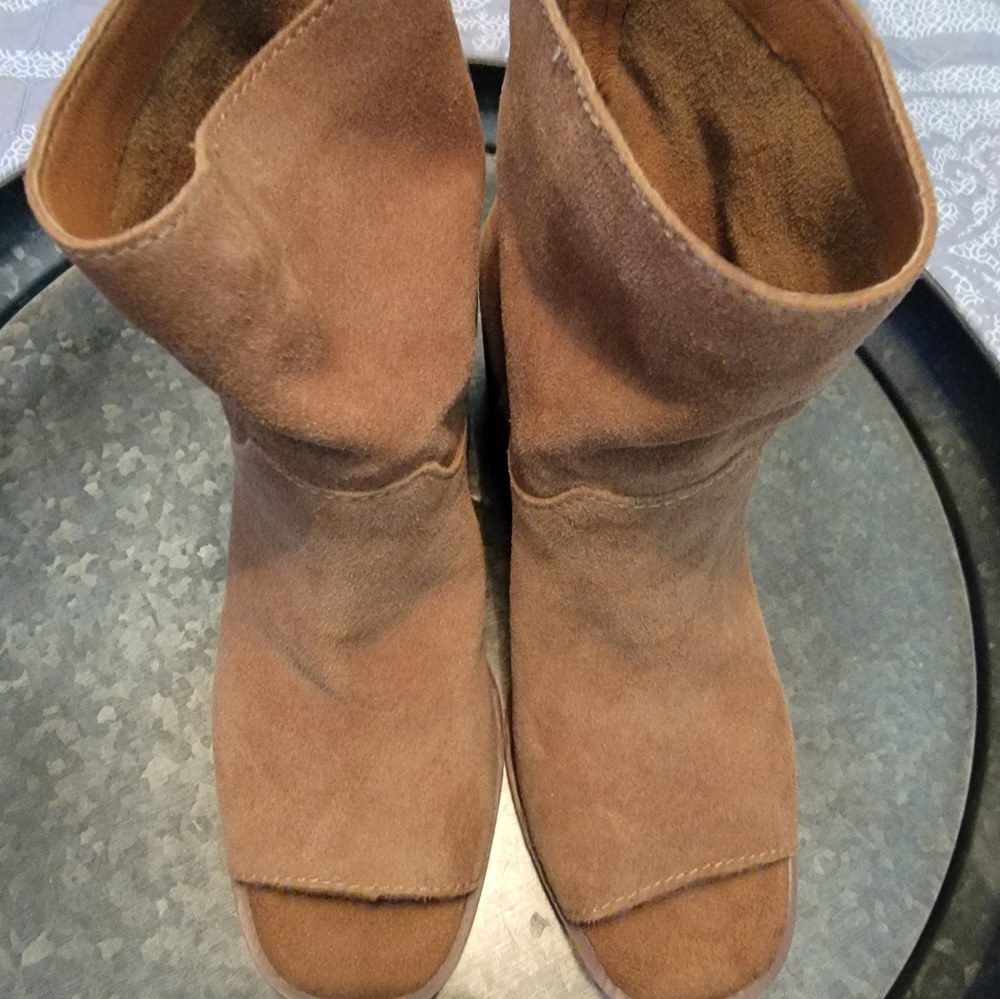 Lucky brand peep toe boot